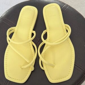 Dolce Vita Daffodil Sandals